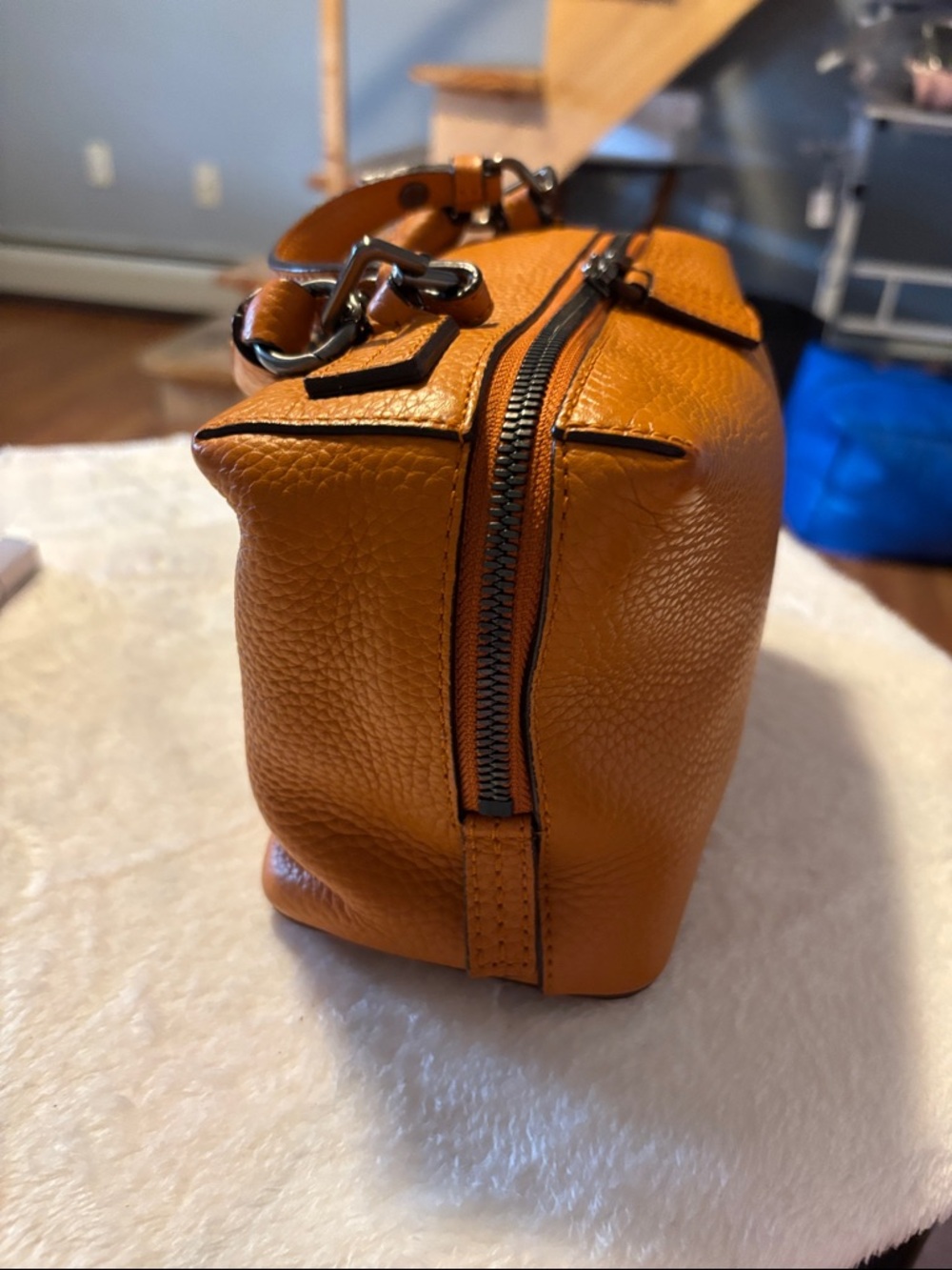 Classic Women's Top-Handle Leather Bag in Orange - Picture 4 of 8